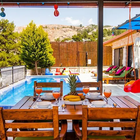 Uzumlu Village 2 Bedroom 6085 * Kalkan