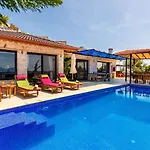 Uzumlu Village 2 Bedroom 6085 * Kalkan