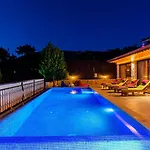 Uzumlu Village 2 Bedroom 6085 * Kalkan