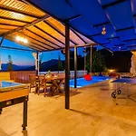 Uzumlu Village 2 Bedroom 6085 * Kalkan