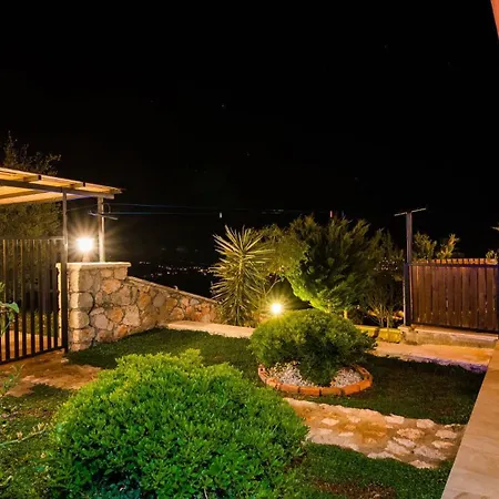 Uzumlu Village 2 Bedroom 6085 * Kalkan